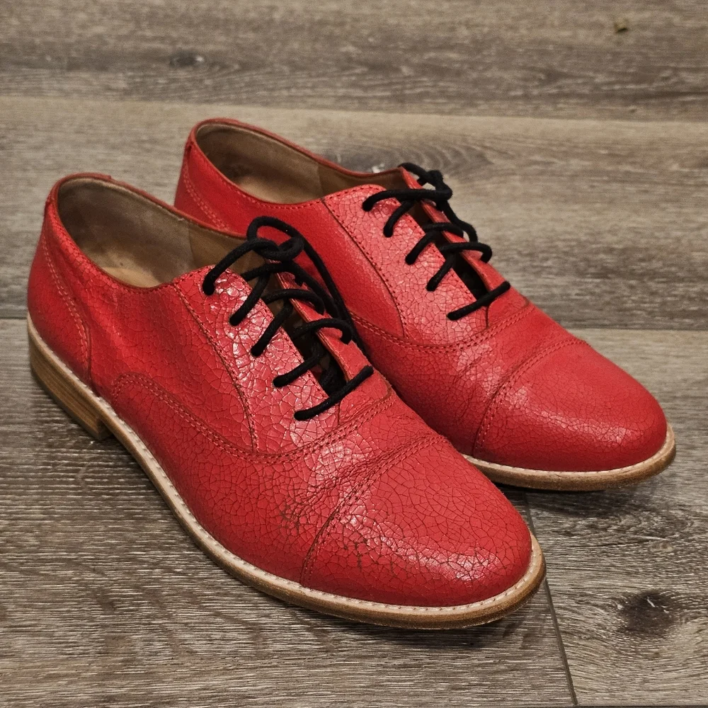 MARC JACOBS Crackled Red Leather Oxfords Sz 38.5 shoes